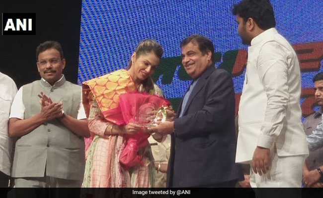 Actor Isha Koppikar Joins BJP As Head Of Women Transport Wing
