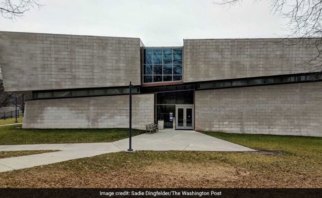 "Look, Mom, Is This Real...": US Health Museum Is A Fascinating Nightmare