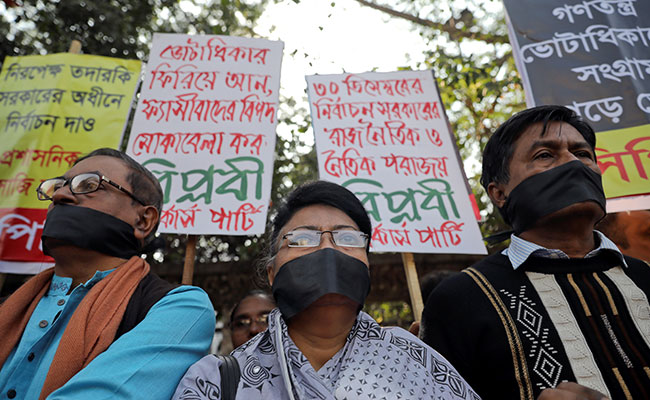 Bangladesh Opposition Boycotts Swearing-In Amid Calls To Probe Rigging