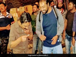 नवाजुद्दीन सिद्दीकी ने Sacred Games के सेट पर मनाया 'ठाकरे' की सफलता का जश्न, देखें Photos नवाजुद्दीन सिद्दीकी ने Sacred Games के सेट पर मनाया 'ठाकरे' की सफलता का जश्न, देखें Photos