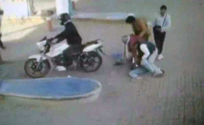 On CCTV, Purse-Snatchers Caught In UP After Bike Runs Out Of Petrol