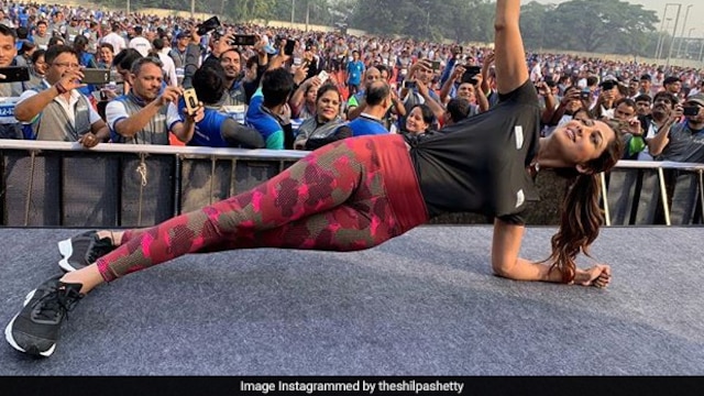The fitness diva Shilpa Shetty Kundra is here to give us some fitness motivation.