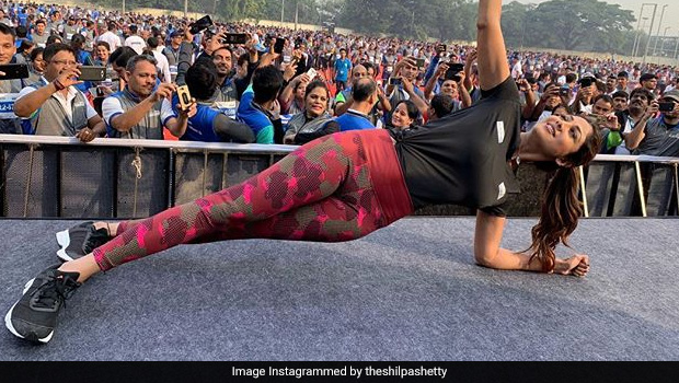 The fitness diva Shilpa Shetty Kundra is here to give us some fitness motivation.