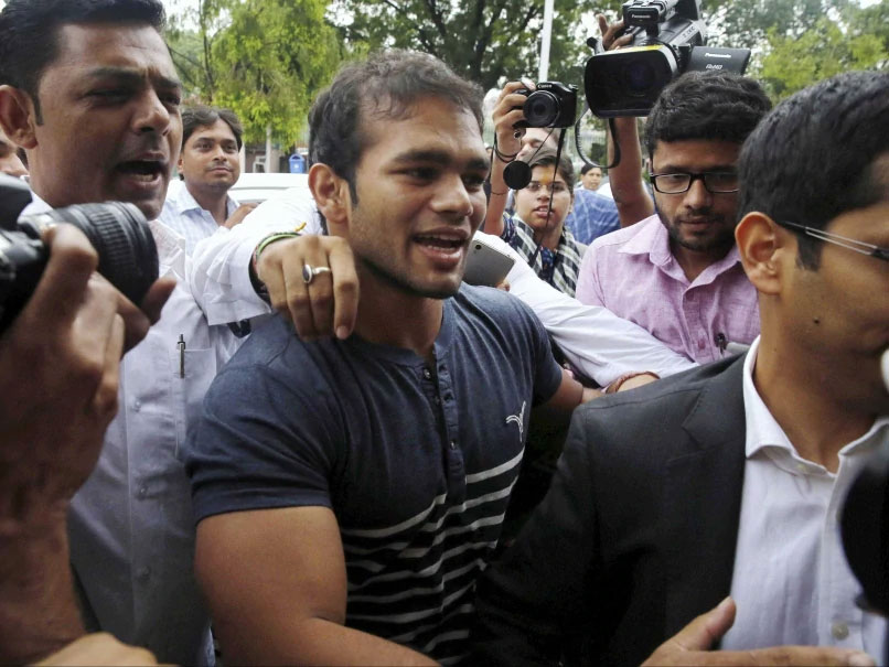 Lok Sabha Elections 2019: Wrestler-Turned-Cop Narsingh Yadav Charged For Joining Congress Campaign