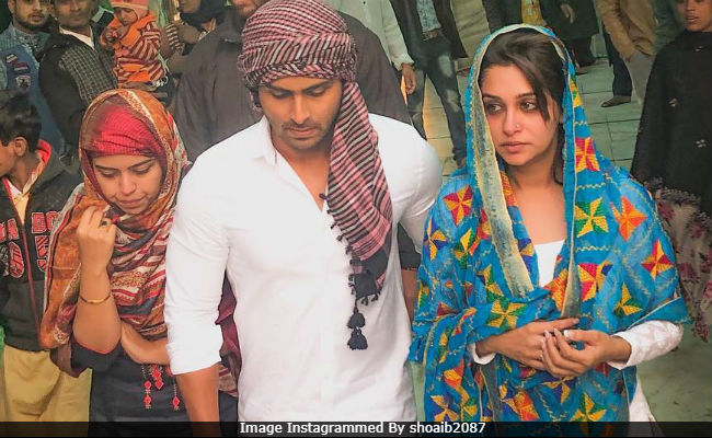 <i>Bigg Boss 12</i> Winner Dipika Kakar Visits Ajmer Sharif <i>Dargah</i> With Husband Shoaib Ibrahim