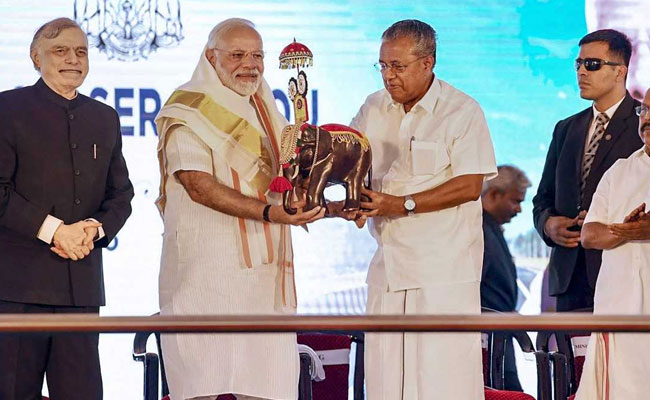 Pinarayi Vijayan Booed By Suspected BJP Supporters, Issues Sharp Rebuke