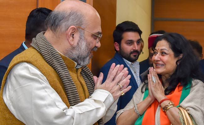 "Can't Wear Jeans In Temple": Actor Moushumi Chatterjee Caught Moral Policing