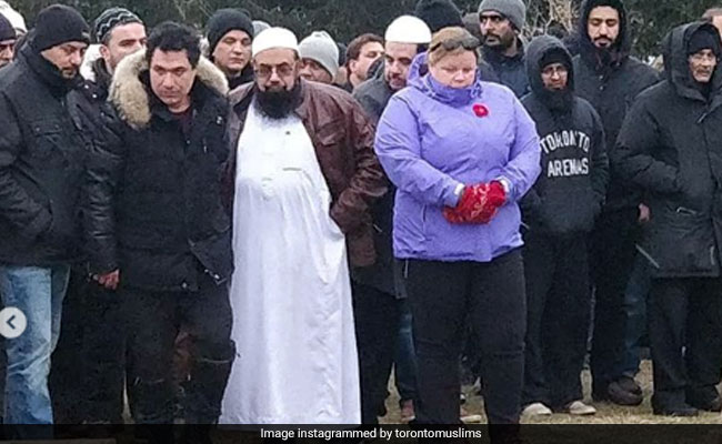Pics From Actor Kader Khan's Last Rites In Canada