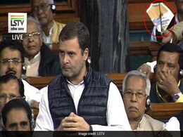 Paper Planes In Parliament, Rahul Gandhi-Arun Jaitley Clash Over Rafale Paper Planes In Parliament, Rahul Gandhi-Arun Jaitley Clash Over Rafale