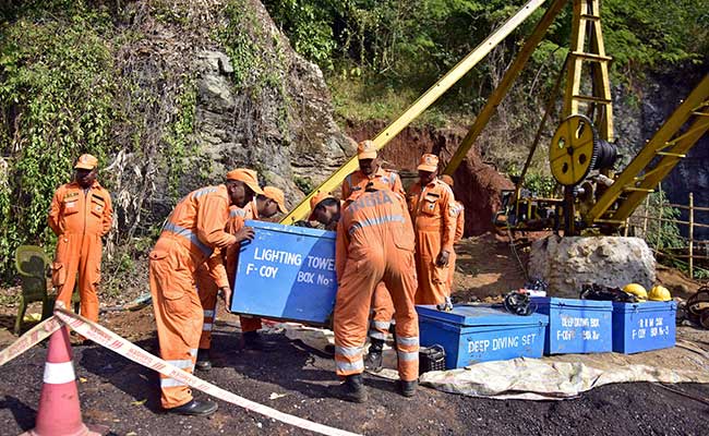 Green Court Panel's Field Visit Exposes Illegal Coal Mining In Meghalaya Green Court Panel's Field Visit Exposes Illegal Coal Mining In Meghalaya