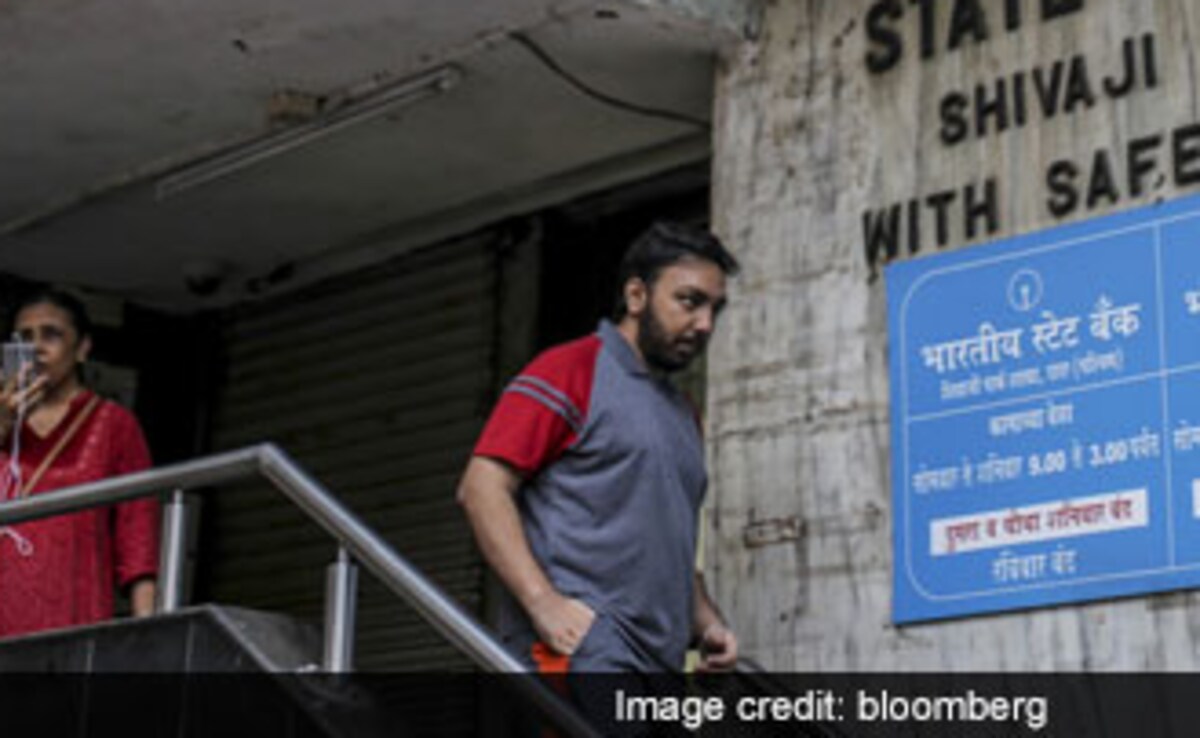 चुनावी बॉन्ड मामले में SC ने SBI को लगाई फटकार, आदेश का पालन न करने पर कार्रवाई की चेतावनी