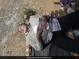 अमिताभ बच्चन ने की बैलगाड़ी की सवारी तो थककर याद आई 'गांव की खटिया'... देखें Photo अमिताभ बच्चन ने की बैलगाड़ी की सवारी तो थककर याद आई 'गांव की खटिया'... देखें Photo