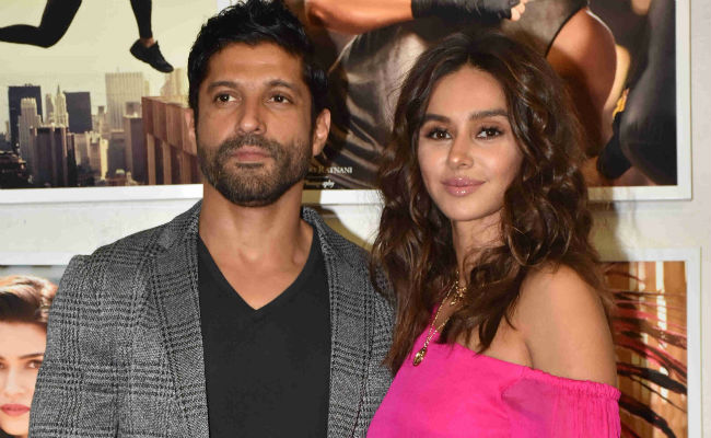Dabboo Ratnani's Calendar Launch: Farhan Akhtar's Date Was Rumoured Girlfriend Shibani Dandekar. See Pics