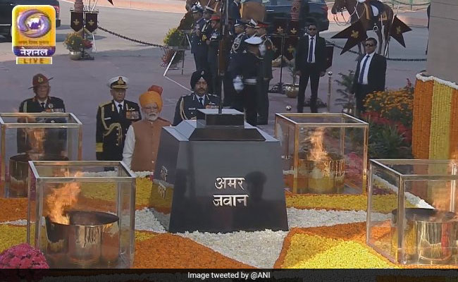 On Republic Day, PM's Tribute To Soldiers At Amar Jawan Jyoti. See Pics