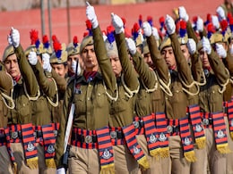 देशभर में आज गणतंत्र दिवस की धूम, दिल्ली में सुरक्षा के पुख्ता इंतजाम, 10 प्वाइंट में जानें क्या है खास देशभर में आज गणतंत्र दिवस की धूम, दिल्ली में सुरक्षा के पुख्ता इंतजाम, 10 प्वाइंट में जानें क्या है खास
