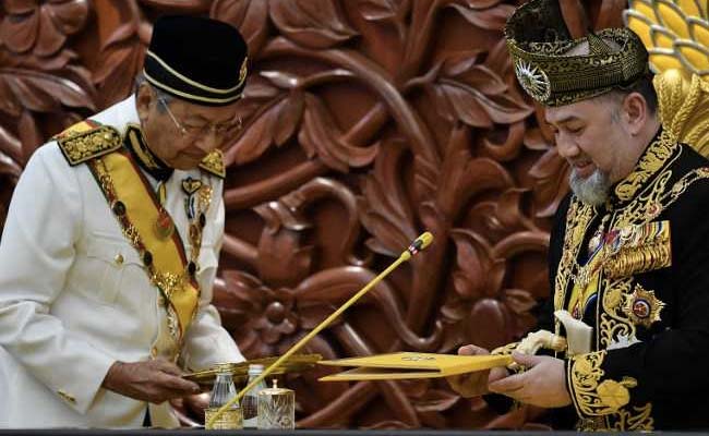 Malaysian Royals To Pick New King After Surprise Resignation