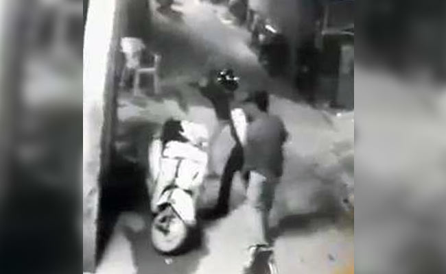 Two Men Kill Factory Supervisor, Loot Rs 2.5 Lakh In Delhi