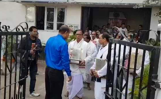 Assam Agitation Martyrs' Families Return Awards To Protest Citizenship Bill