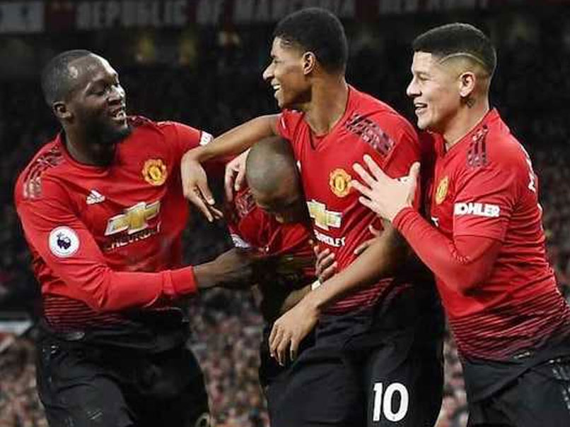 Manchester United Defender Phil Jones Expects Tough Test Against Tottenham Hotspur