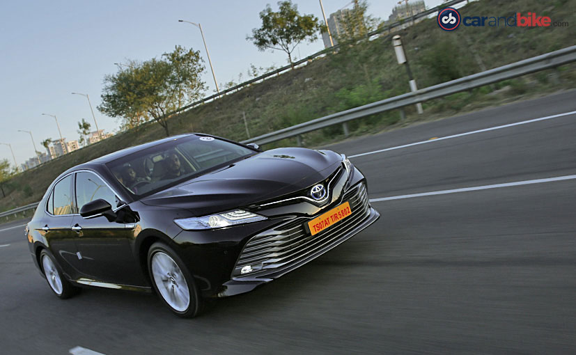 2019 Toyota Camry Hybrid Review