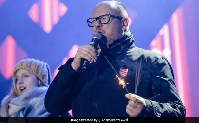 Watch: Knife-Wielding Man Stabs Polish Mayor In Heart At Fundraiser