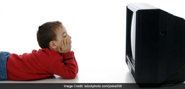 Children spend nearly an hour and a half in front of a screen during weekdays
