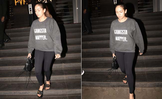 Mira Rajput Goes Cute And Comfy In A Captioned Sweatshirt. 5 Cool Options For You
