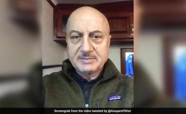 Pulwama Terrorist Attack पर बोले अनुपम खेर, 'बहुत हो गया, रुक जाओ वरना जनता सड़क पर...' - देखें Video