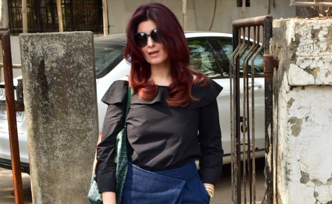 Twinkle Khanna&rsquo;s Skirt And Top Look Recreated In 5 Pieces