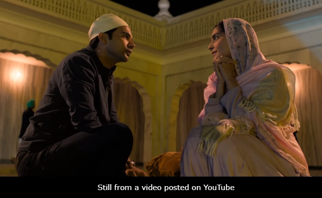 Today's Big Release: Sonam Kapoor's <i>Ek Ladki Ko Dekha Toh Aisa Laga</i>