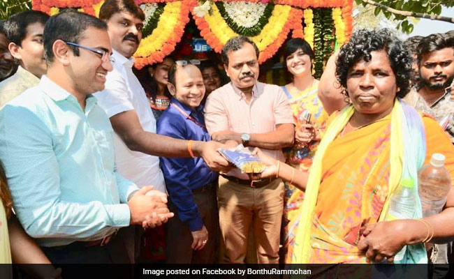 75,000 Food Packets Given To Poor On Valentine's Day In Hyderabad