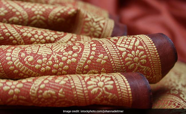 5 Beautiful Handloom <i>Sarees</i> To Add To Your Collection
