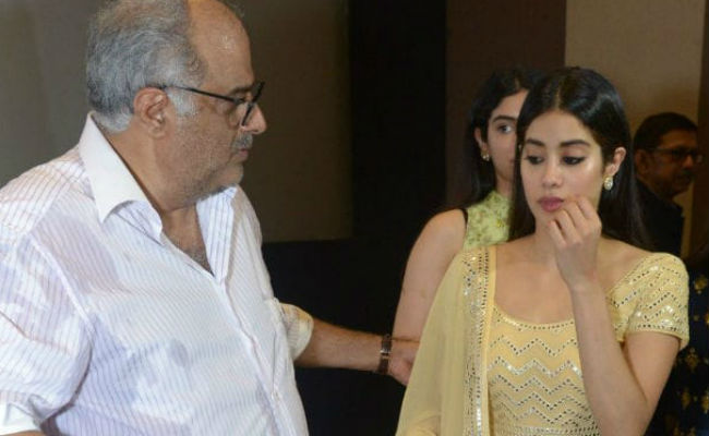 Janhvi, Khushi And Boney Kapoor Attend A <i>Puja</i> In Chennai Ahead Of Sridevi's Death Anniversary