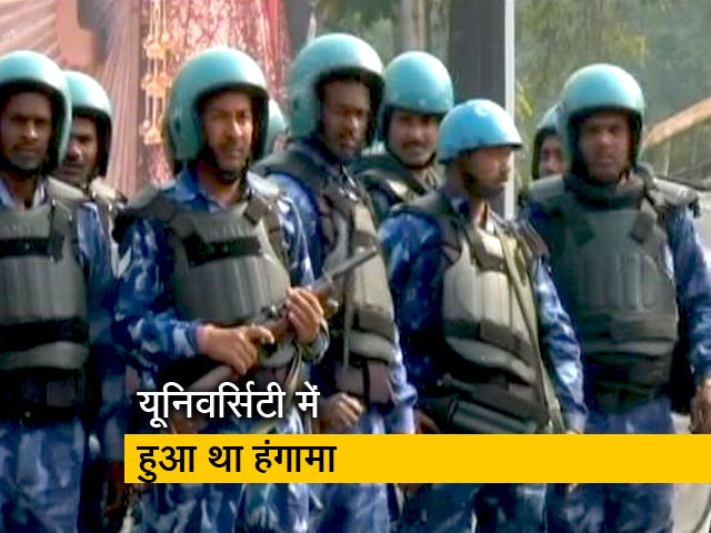 अलीगढ़: बदसलूकी को लेकर छात्रों पर लगाई गई देशद्रोह की धारा