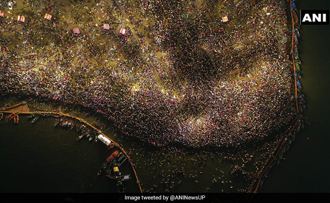 Stunning Pictures Of <i>Maghi Purnima</i> From Kumbh Mela In Prayagraj
