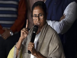 ममता धरने पर, सीबीआई के दुरुपयोग का आरोप ममता धरने पर, सीबीआई के दुरुपयोग का आरोप