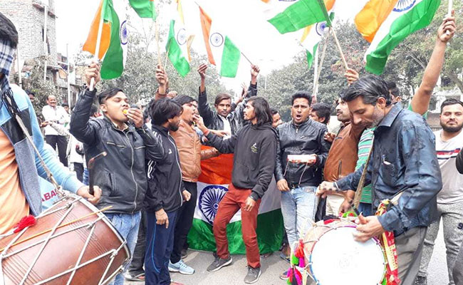 आतंकियों के खिलाफ सेना की कार्रवाई पर दिल्ली में जश्न, सुरक्षा बढ़ाई गई