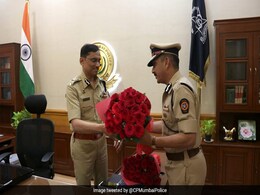 Congress Moves Poll Panel Over Mumbai Police Chief's 3-Month Extension Congress Moves Poll Panel Over Mumbai Police Chief's 3-Month Extension