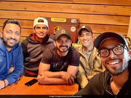 Hardik Pandya Enjoys "Food" With Teammates, Trolls Ask For "Coffee" Hardik Pandya Enjoys "Food" With Teammates, Trolls Ask For "Coffee"