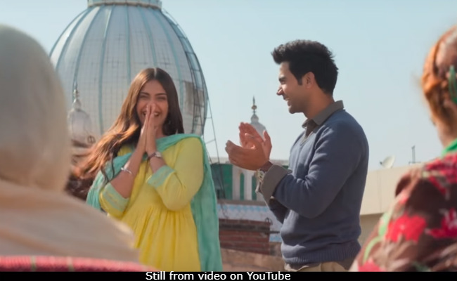 <I>Ek Ladki Ko Dekha Toh Aisa Laga</i> Box Office Collection Day 7: Sonam Kapoor's Film Makes Just Under Rs 20 Crore