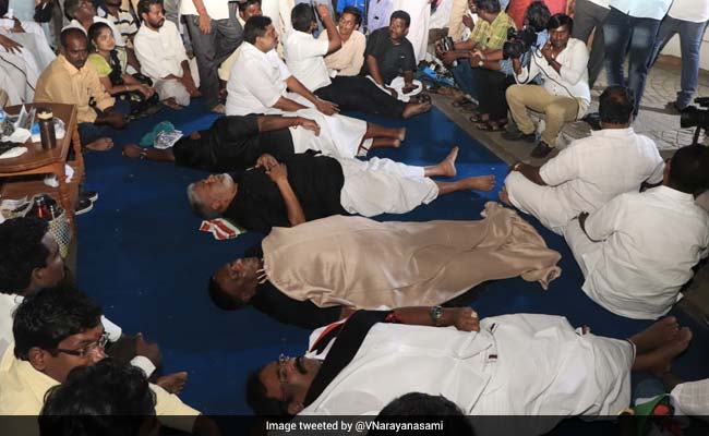 Puducherry Chief Minister Sleeps On Road Outside Kiran Bedi's Home