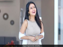 नेहा कक्कड़ ने पूछा 'क्या खाएगा' तो जवाब मिला 'तुझे खाऊंगा' और फिर...देखें Video नेहा कक्कड़ ने पूछा 'क्या खाएगा' तो जवाब मिला 'तुझे खाऊंगा' और फिर...देखें Video