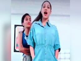सपना चौधरी ने 'नींद चुराई तुमने' पर लगाए ठुमके, Video ने उड़ाया गरदा सपना चौधरी ने 'नींद चुराई तुमने' पर लगाए ठुमके, Video ने उड़ाया गरदा