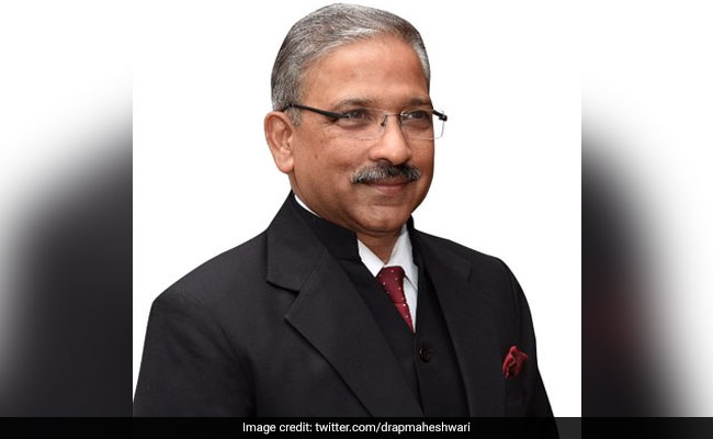 सीआरपीएफ के महानिदेशक एपी माहेश्वरी ने खुद को क्वारंटाइन किया