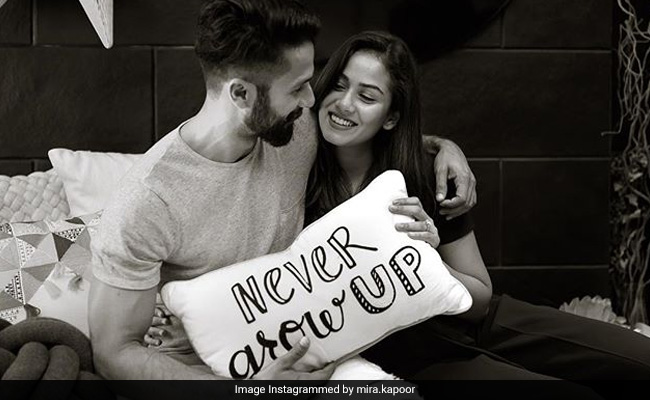 Mira Rajput Was Just 16 When She Met Shahid Kapoor For The First Time Watch shahid kapoor with wife meera rajput as they talk about taking their new born baby misha to watch dangal at the success bash of the film. she met shahid kapoor