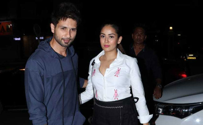 We Took Notes From Mira Rajput&rsquo;s Simple Chic Outfit. Get Her Look