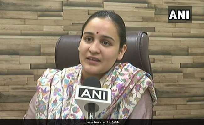 पीएम मोदी को लेकर मुलायम सिंह के बयान पर बहू अपर्णा यादव बोलीं- उनके बयान में जरूर कोई कारण होगा