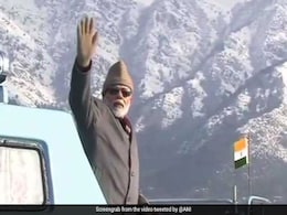 "Waving At Imaginary Friends": Mehbooba Mufti Jabs PM Modi On Dal Lake Tour "Waving At Imaginary Friends": Mehbooba Mufti Jabs PM Modi On Dal Lake Tour