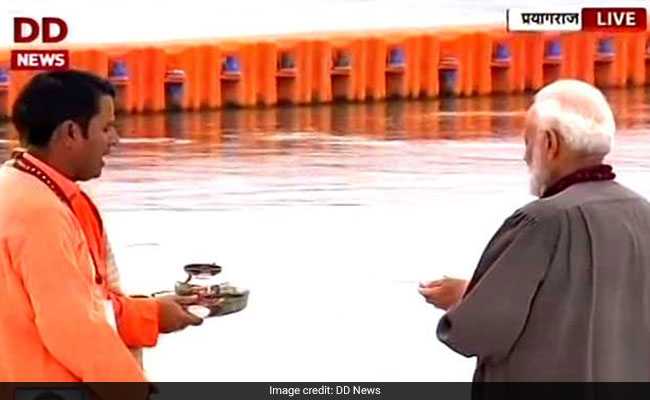 PM Modi At Kumbh Mela, Offers Prayers By The Ganga: Highlights