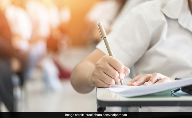 RBSE Board Exam 2024: राजस्थान में आज से शुरू होंगी 12वीं बोर्ड की परीक्षाएं, स्टूडेंट्स नोट कर लें ये जरूरी नियम RBSE Board Exam 2024: राजस्थान में आज से शुरू होंगी 12वीं बोर्ड की परीक्षाएं, स्टूडेंट्स नोट कर लें ये जरूरी नियम